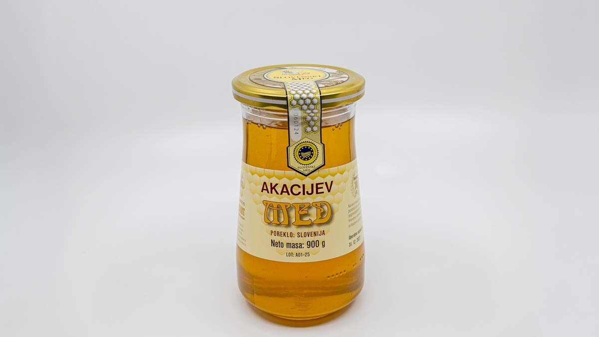 Akacijev med iz slovenskega čebelarstva – naravni domači med