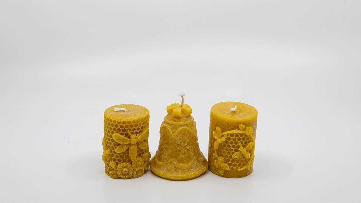 Ročno izdelane srednje sveče iz čebeljega voska – Žvikart