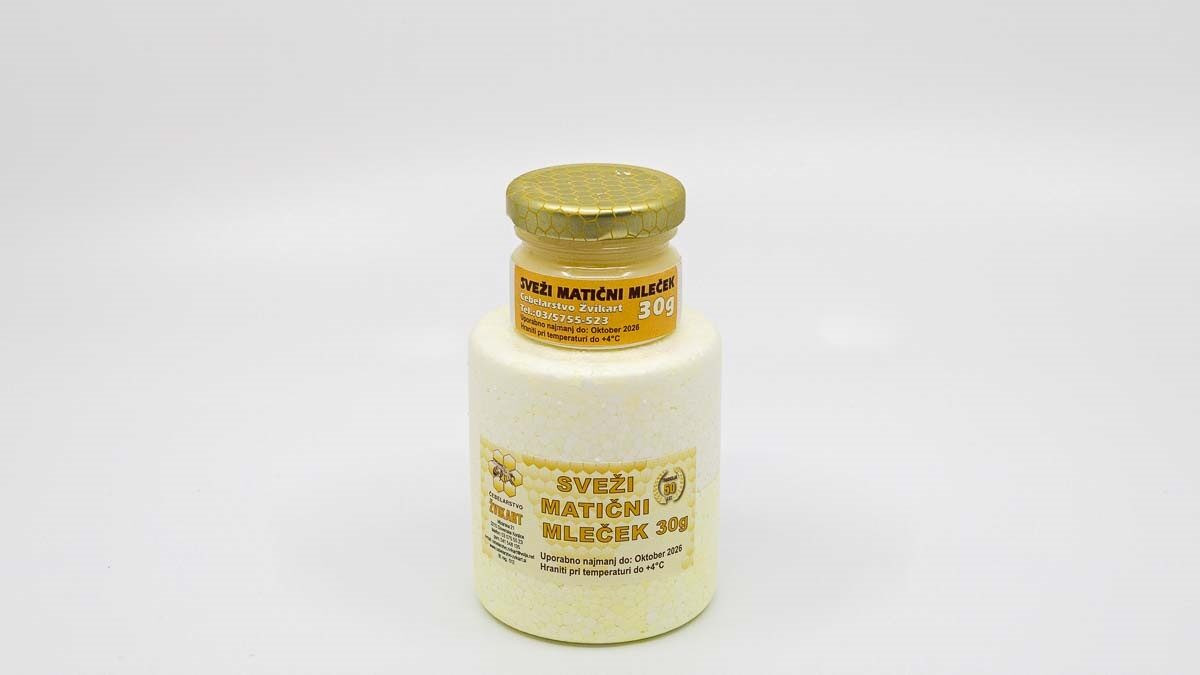 Matični mleček iz slovenskega čebelarstva – naravni izdelek